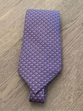Hermès Dolphin Print Lavender Silk Tie - EUC